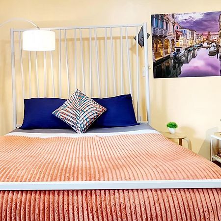 Spacious Cozy Suite At The Venice Mall With Free Parking And Washing Machine (Adults Only) Taguig Extérieur photo